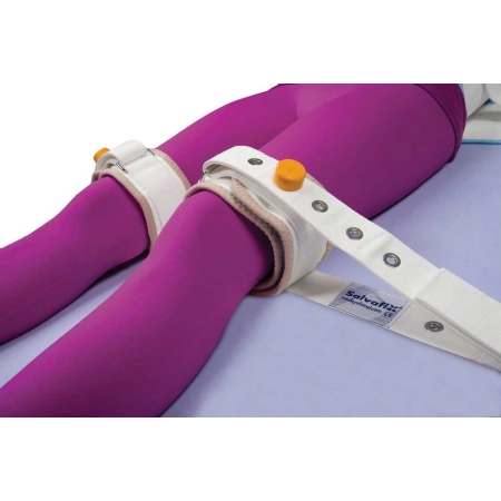 Magnetyczny pas unieruchamiający na uda SalvaFIX SVF3600 – 4 zamki i klucz