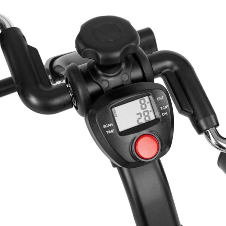 Wyświetlacz LCD licznika treningowego w rotorze medycznym pokazujący czas ćwieczeń, liczbę obrotów i ilość spalonych kalorii.